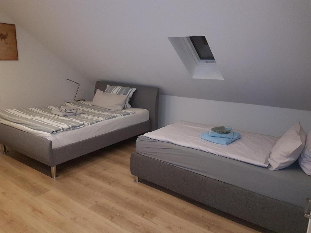 Ferienwohnung Rhein-Main Floersheim am Main Esterno foto